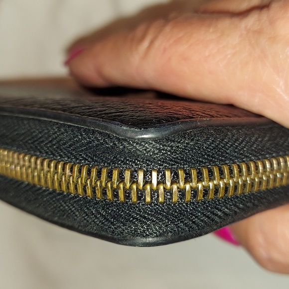 Gucci Marmont GG Zip Around Long Leather Zippy Wallet Black Gold - Picture 10 of 10